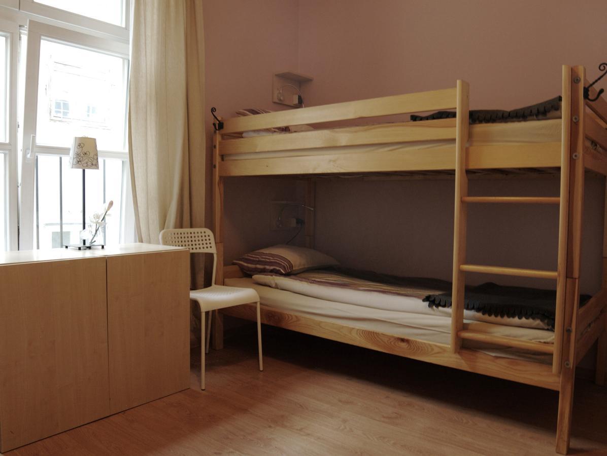 Heynow Rooms, And In Center Krakau